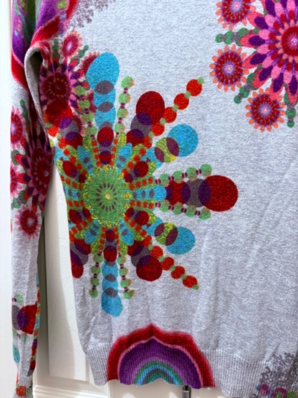 DESiGUAL Women's sz S light sweater top grey with multicolour Desigual floral - Picture 9 of 16